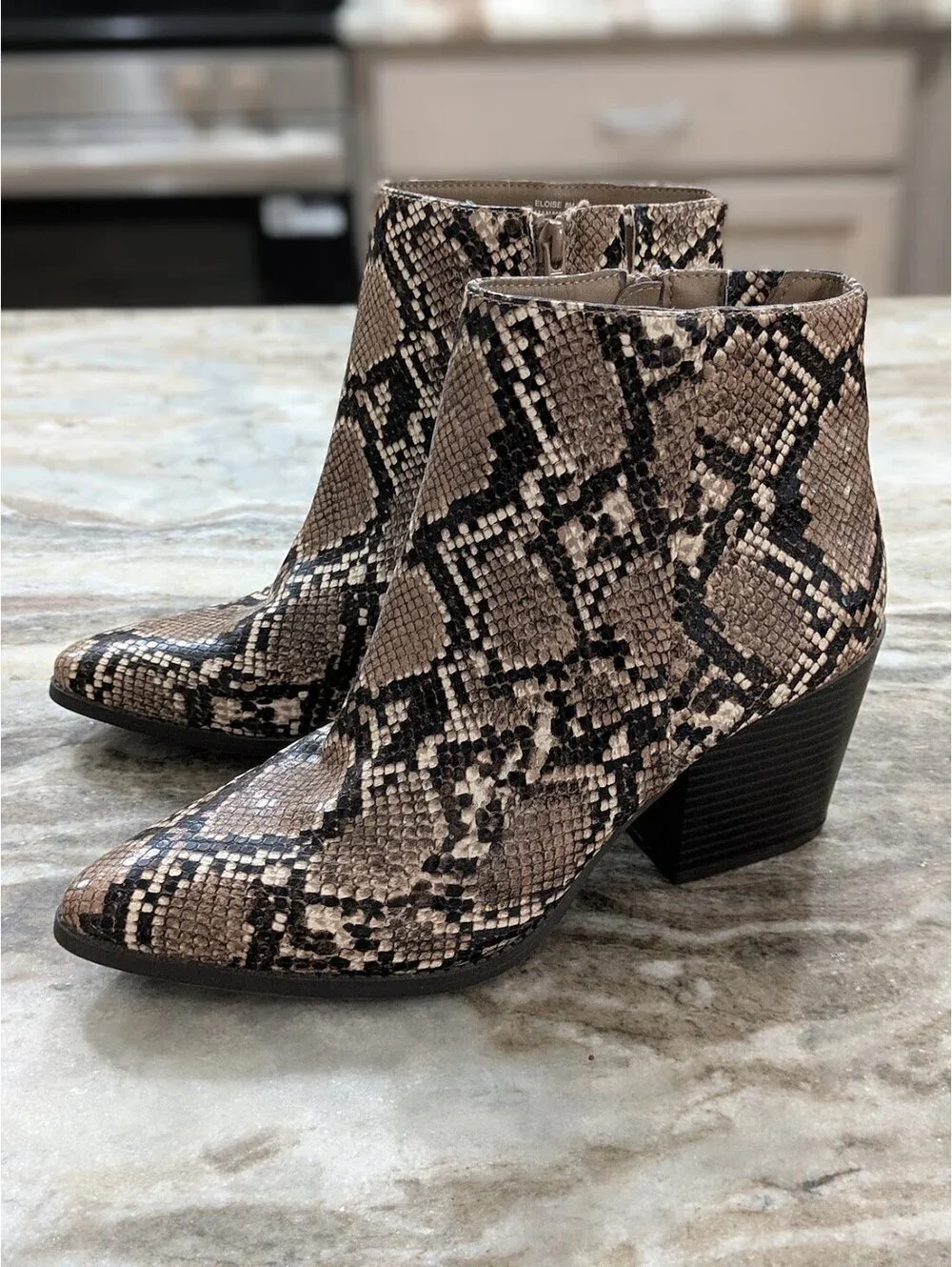 Kaari Blue bold faux‑snakeskin